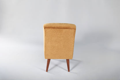 4400 Dining Chair (Armless - Brown)