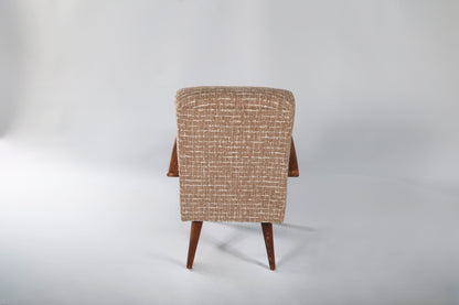 4400 Dining Chair with Arms (Brown)